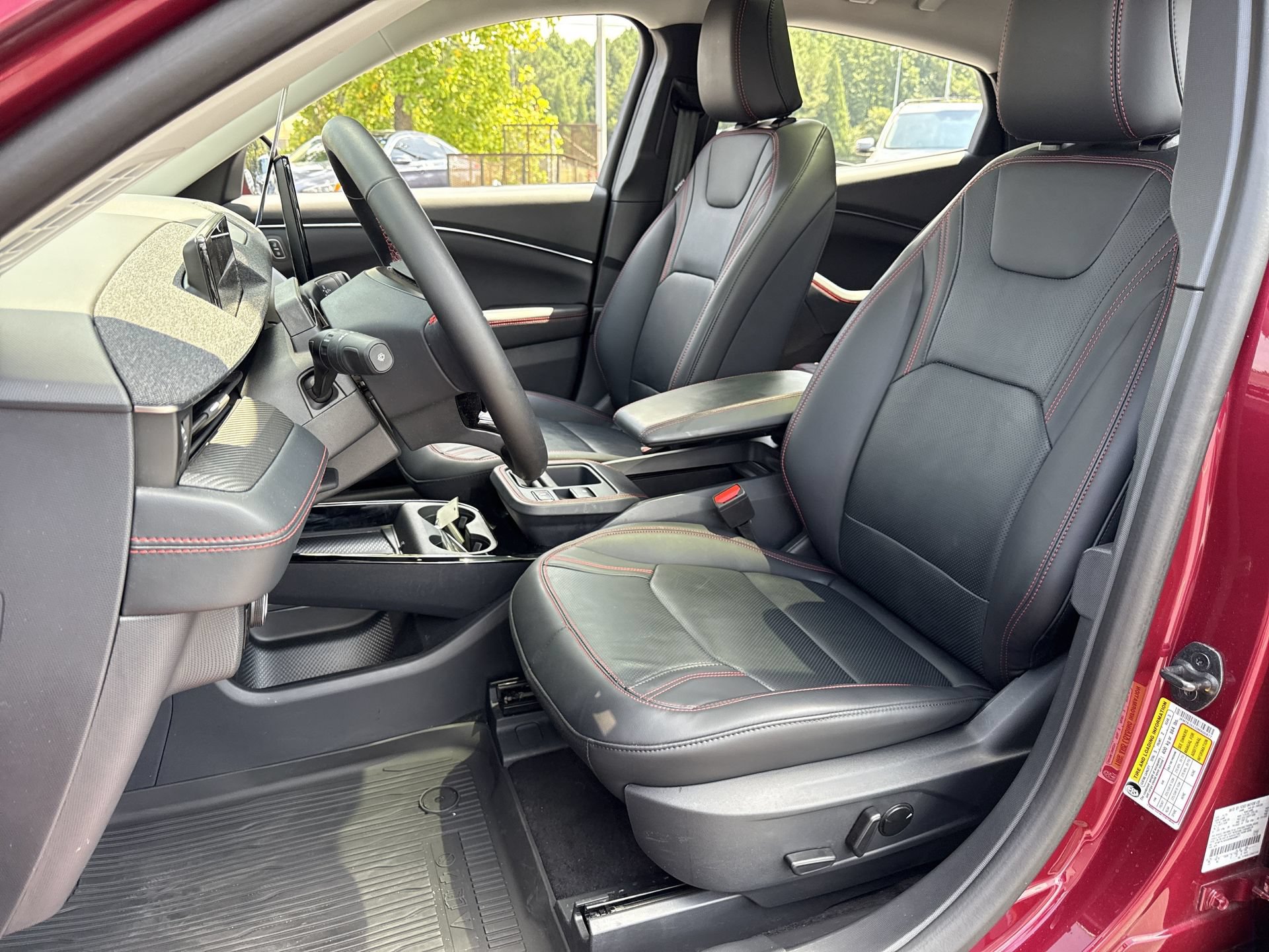 Used 2025 Ford Mustang Mach-E Premium w/ Sport Appearance Package AWD/4WD image 17