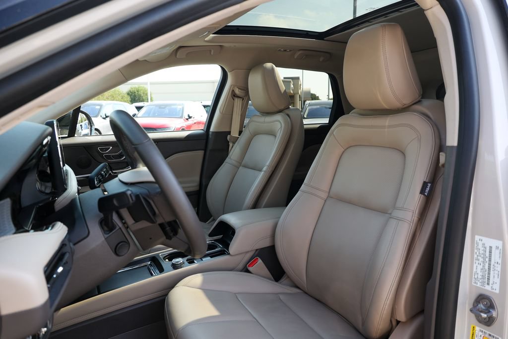 Used 2023 Lincoln Corsair AWD w/ Equipment Group 101A image 34