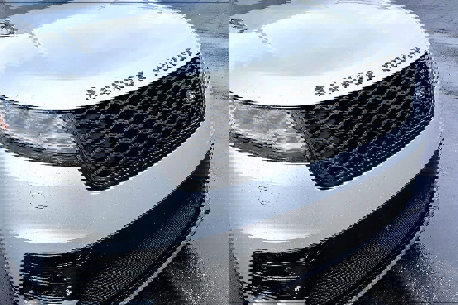 Used 2021 Land Rover Range Rover Velar R-Dynamic S image 29