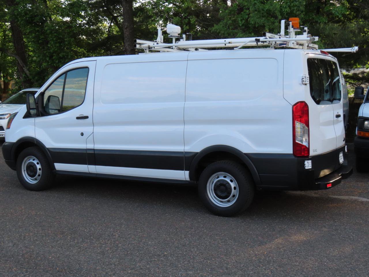 Used 2015 Ford Transit 150 130 Low Roof RWD image 3