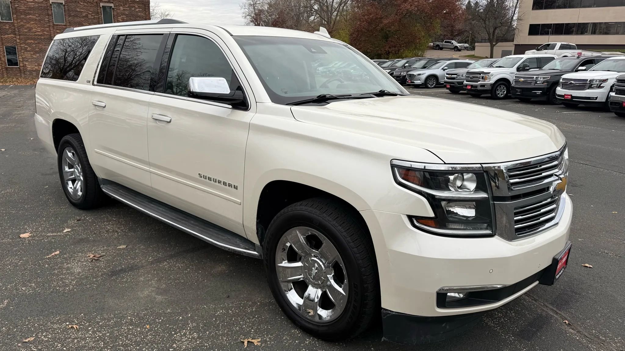 Used 2015 Chevrolet Suburban LTZ image 7