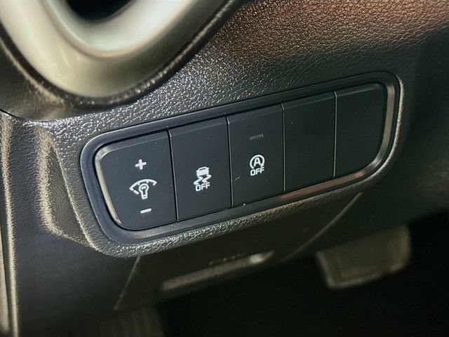 Used 2023 Kia Soul LX w/ LX Technology Package FWD image 8