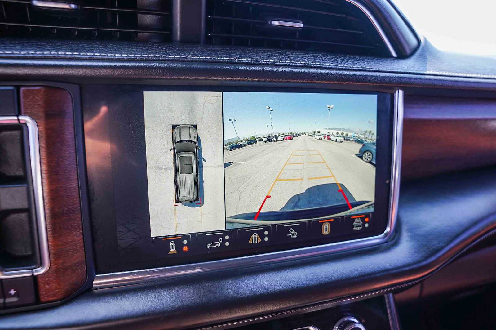 Used 2023 GMC Yukon XL Denali Ultimate image 24