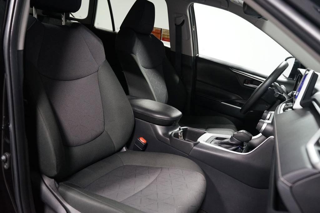 Certified 2025 Toyota RAV4 XLE AWD/4WD image 28