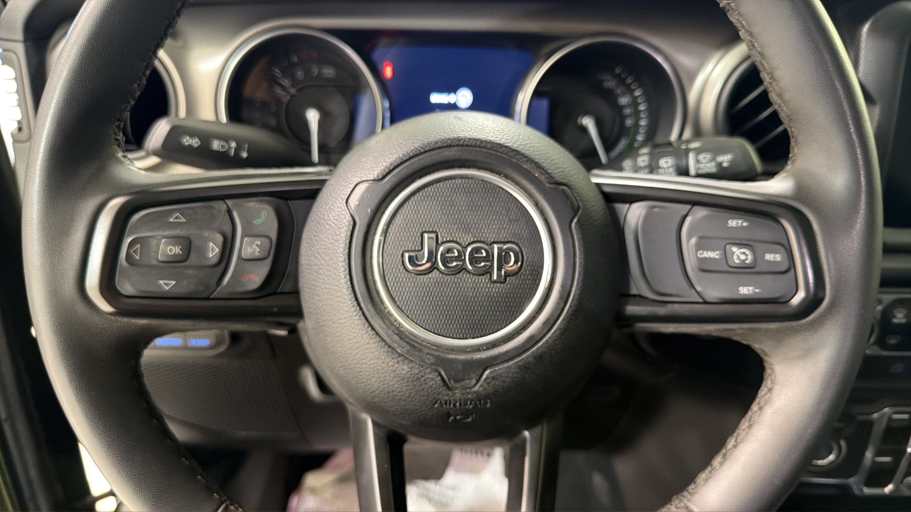 Used 2023 Jeep Wrangler Unlimited w/ Cold Weather Group AWD/4WD image 12
