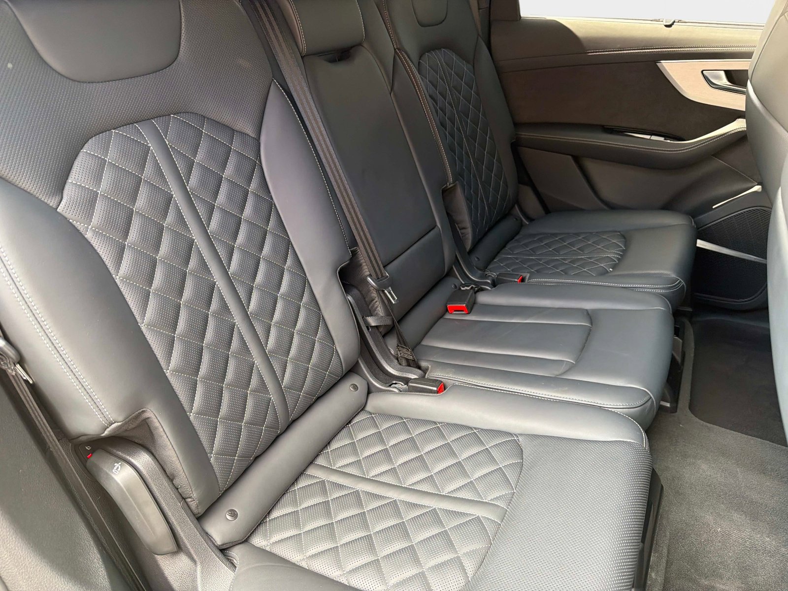 Used 2024 Audi Q7 3.0T Prestige image 25