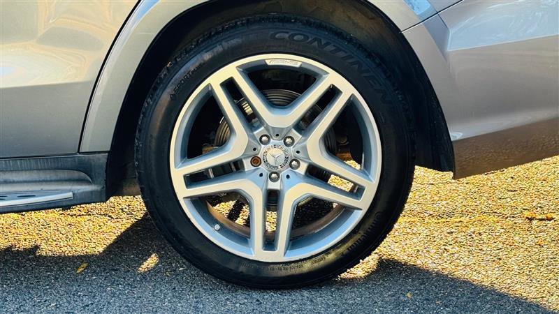 Used 2014 Mercedes-Benz GL 550 4MATIC image 11