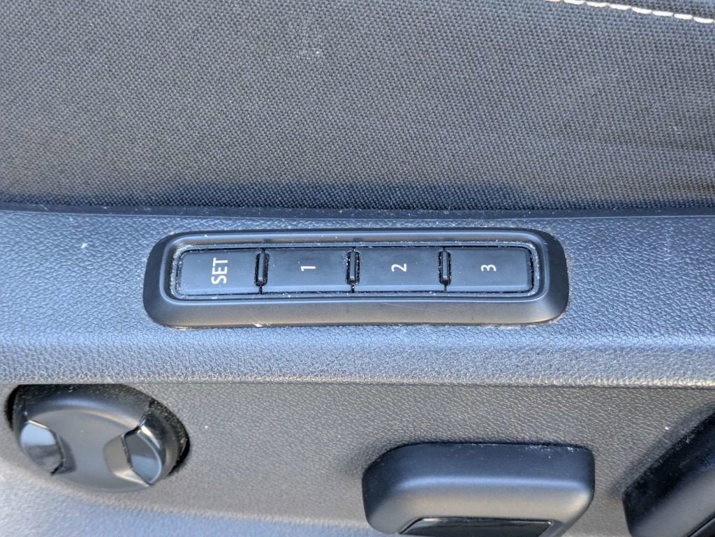 Used 2022 Volkswagen Atlas SEL Premium AWD/4WD image 31