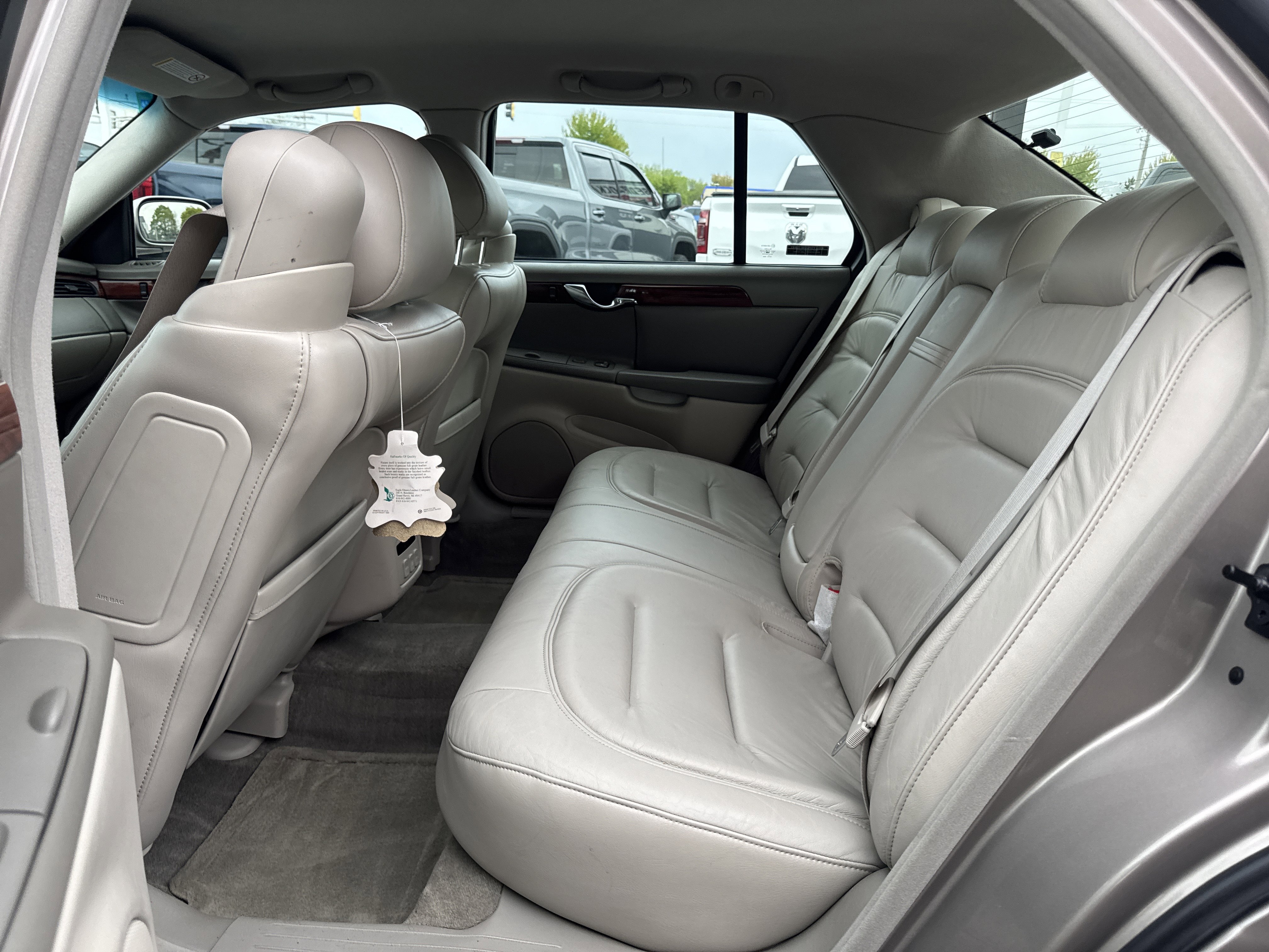 Used 2000 Cadillac De Ville w/ Comfort/Convenience Pkg FWD image 36