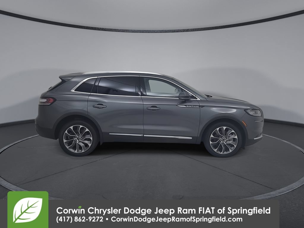 Used 2023 Lincoln Nautilus Reserve AWD/4WD image 17