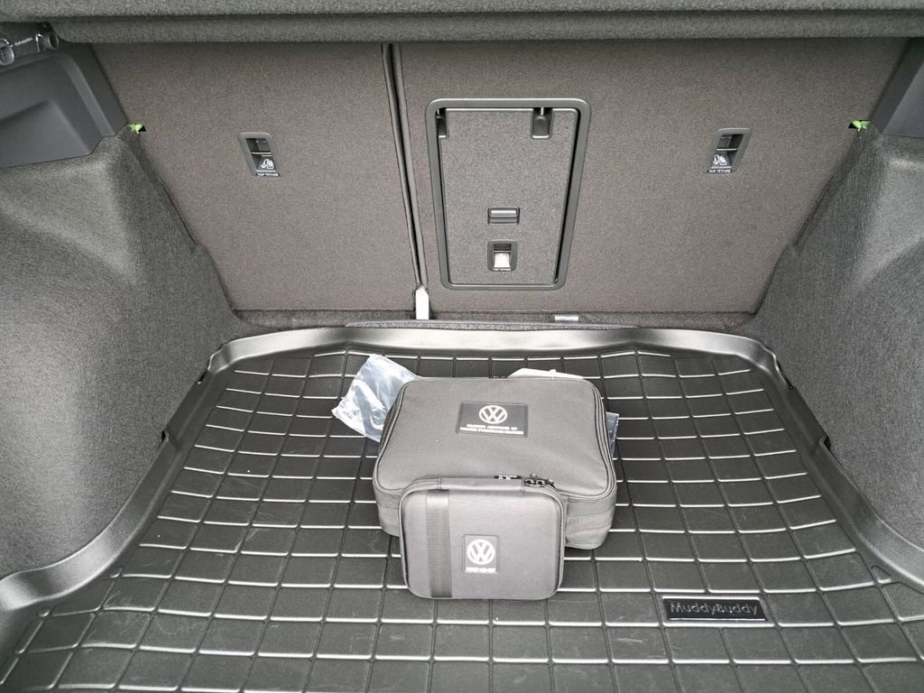 New 2026 Volkswagen Taos SE image 27