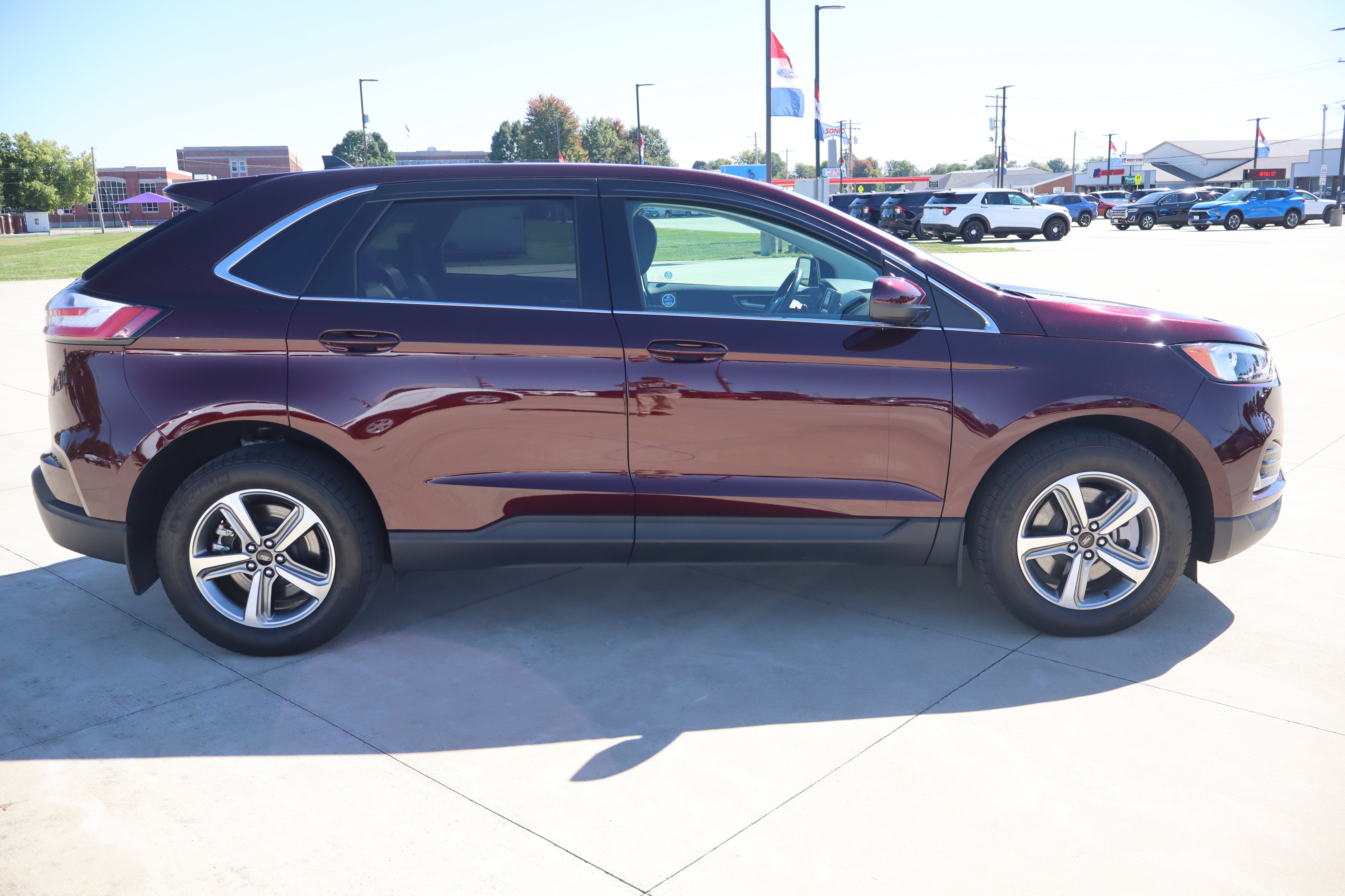 Used 2024 Ford Edge SEL w/ Convenience Package AWD/4WD image 5