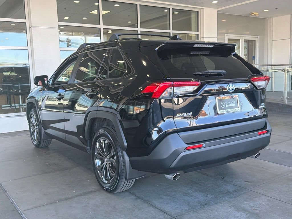 Certified 2022 Toyota RAV4 XLE Premium AWD/4WD image 9