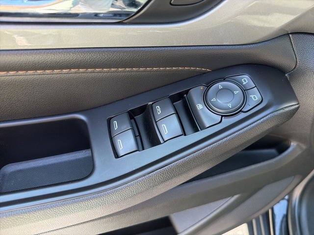 Used 2020 Chevrolet Traverse LT image 19