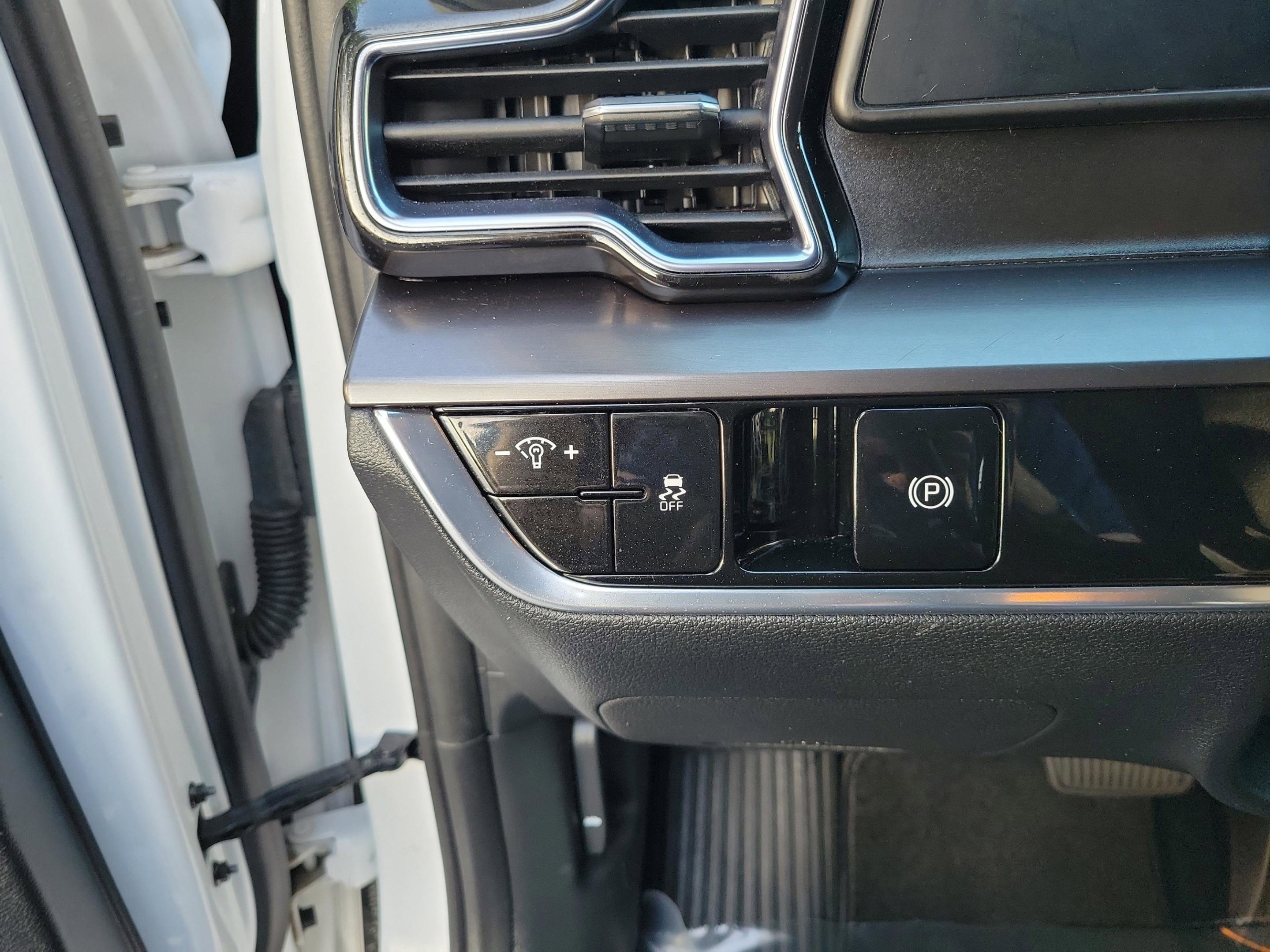 Certified 2023 Kia Sportage EX FWD image 27