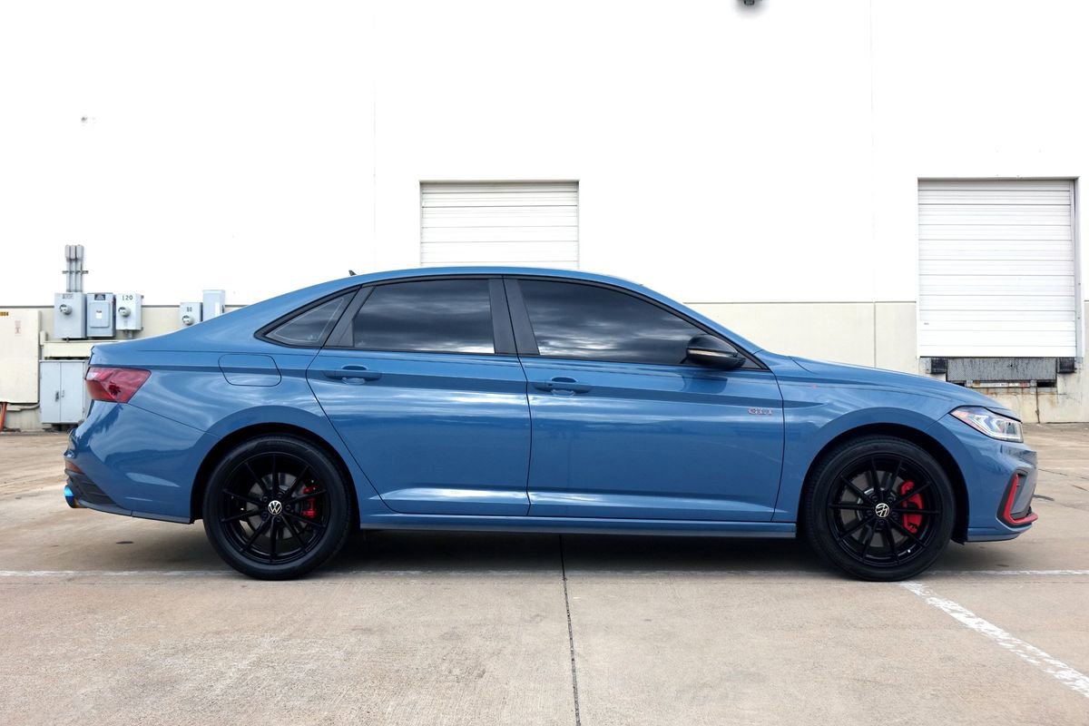 Used 2025 Volkswagen Jetta GLI Autobahn FWD image 12