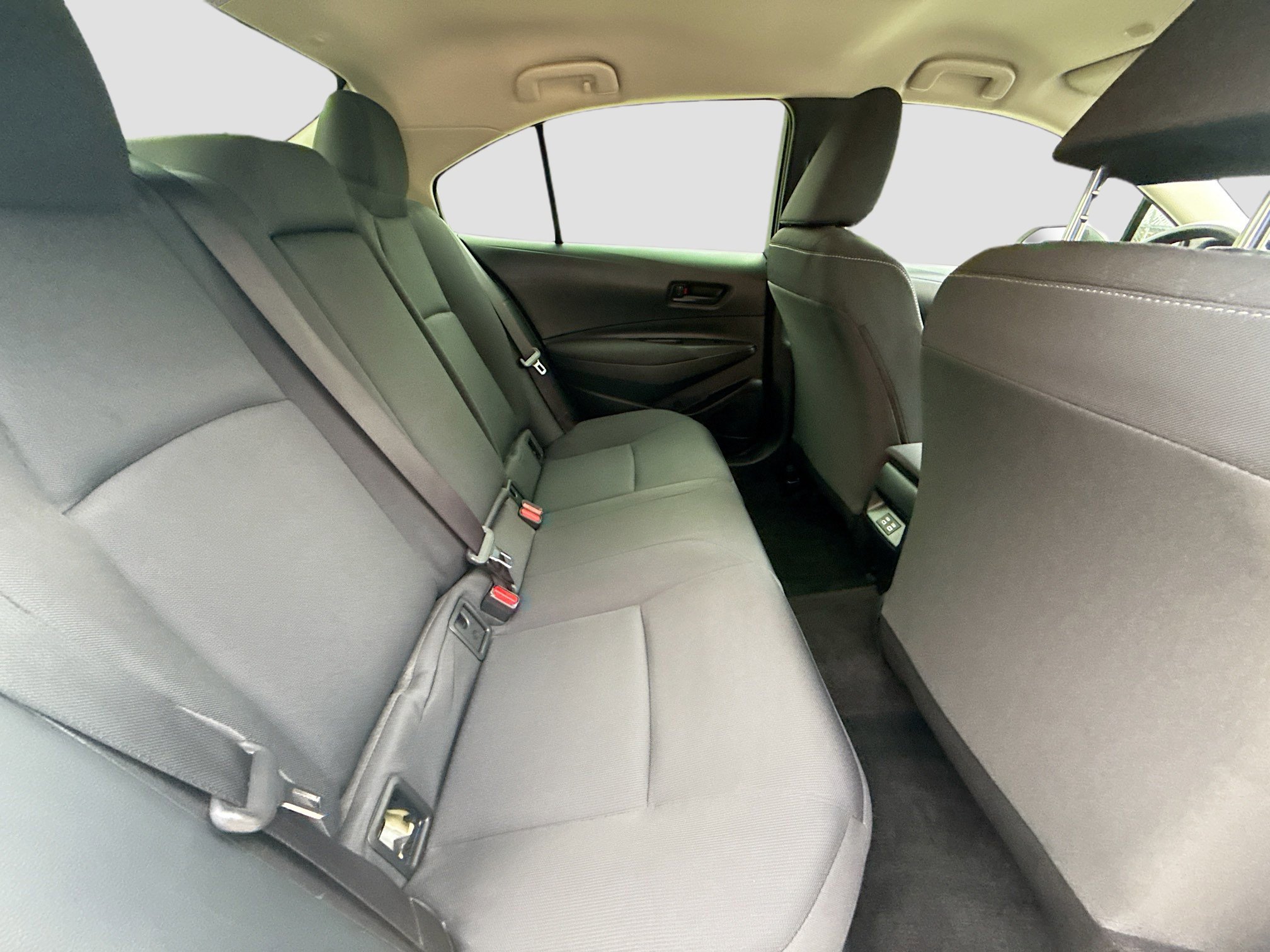 Used 2025 Toyota Corolla LE w/ Convenience Package image 27