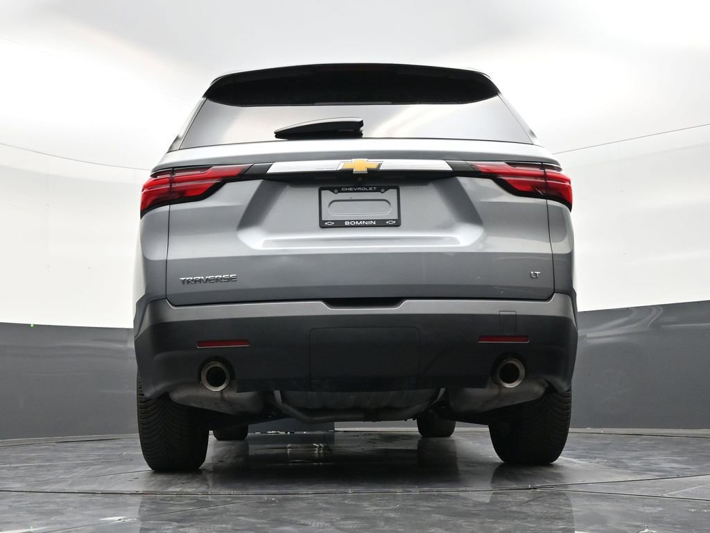 Used 2023 Chevrolet Traverse LT FWD image 24
