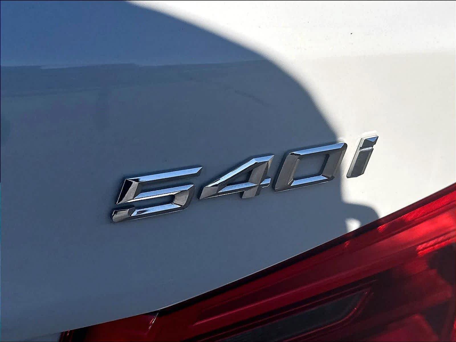 Used 2018 BMW 540i w/ M Sport Package RWD image 25