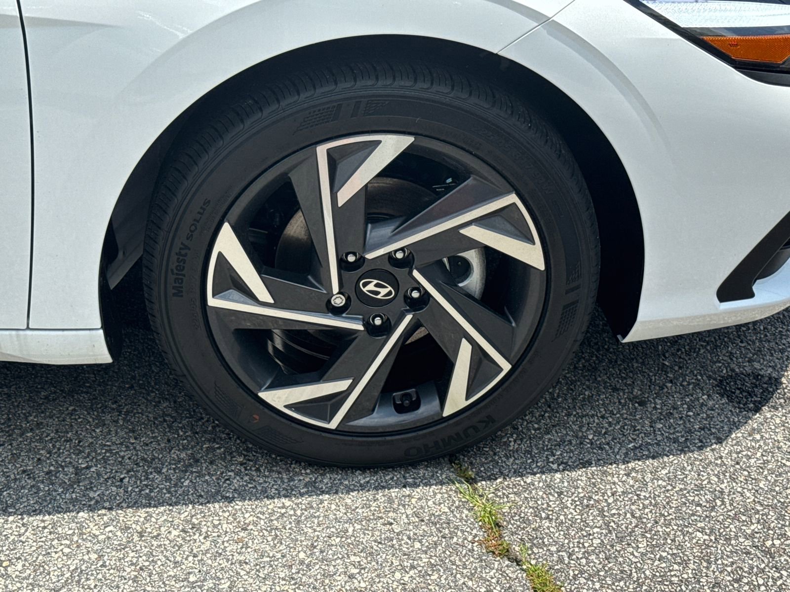 Certified 2025 Hyundai Elantra Sport image 12