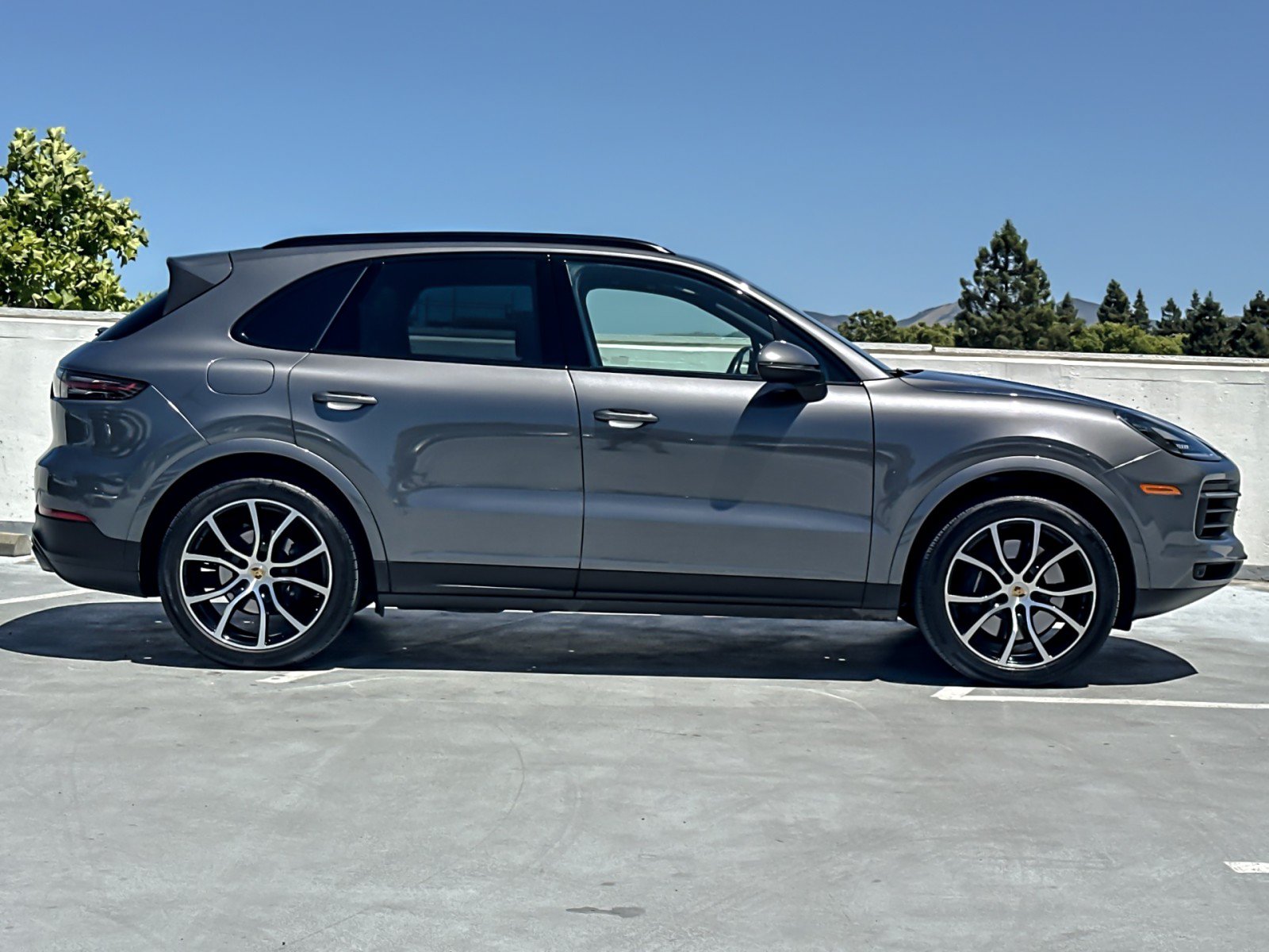 Used 2023 Porsche Cayenne AWD/4WD image 9