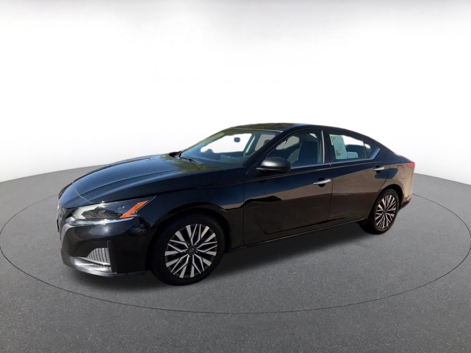 Used 2025 Nissan Altima 2.5 SV FWD image 7