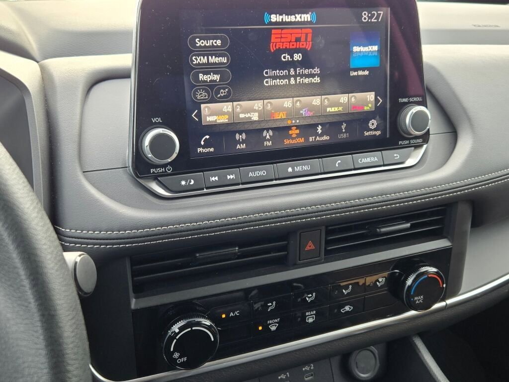 Used 2025 Nissan Rogue S image 24