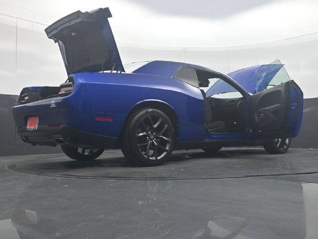 Used 2021 Dodge Challenger SXT w/ Driver Convenience Group RWD image 55