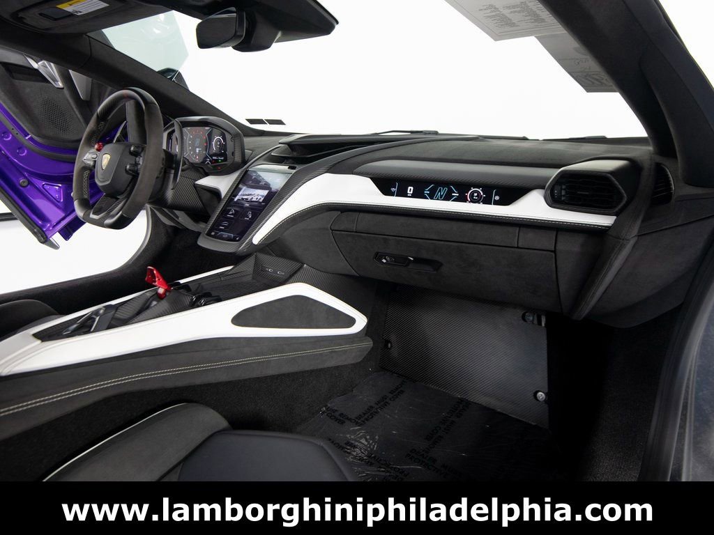 Used 2024 Lamborghini Revuelto AWD/4WD image 29