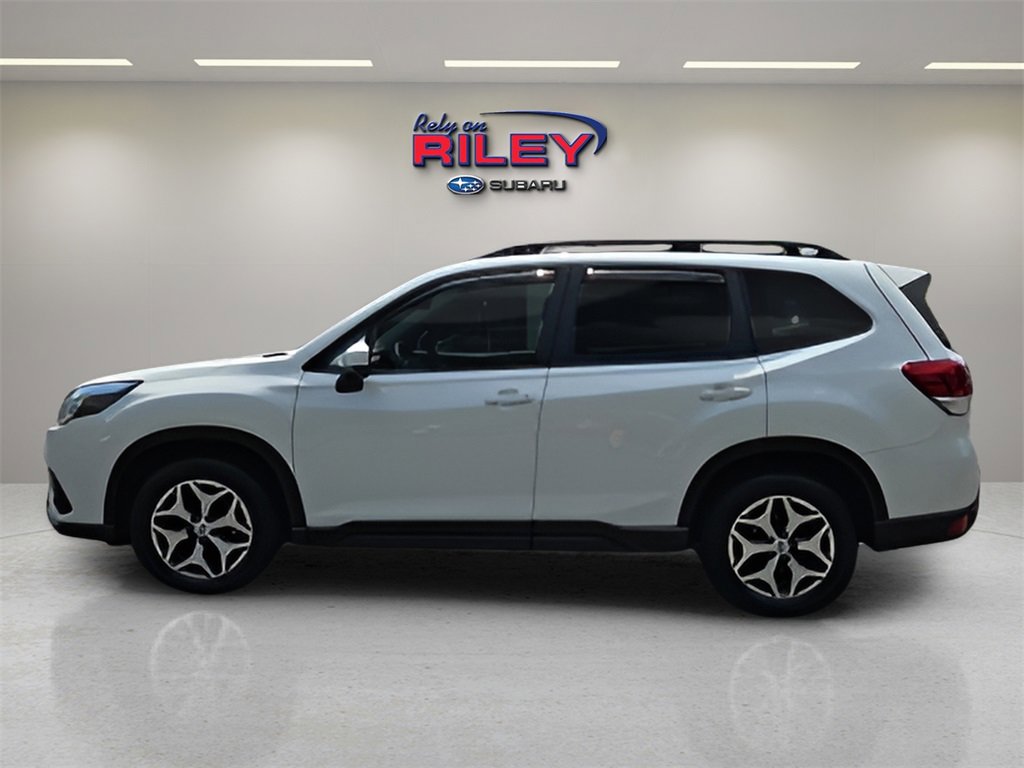 Used 2023 Subaru Forester Premium image 2