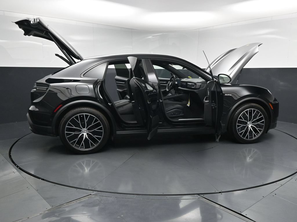 New 2026 Porsche Macan 4 Electric AWD/4WD image 34