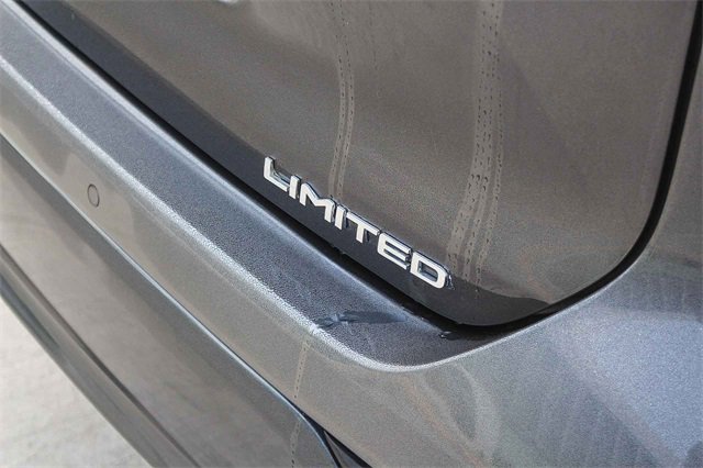 Used 2023 Toyota Highlander Limited image 13