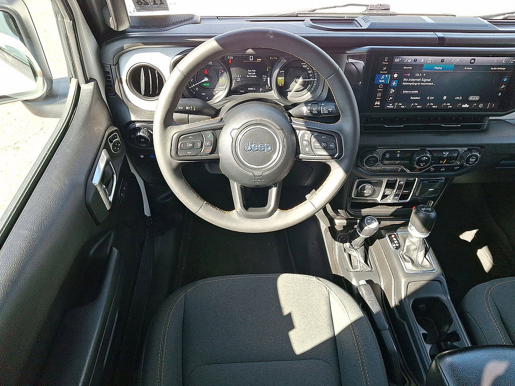 Certified 2024 Jeep Wrangler Unlimited w/ Convenience Group AWD/4WD image 27