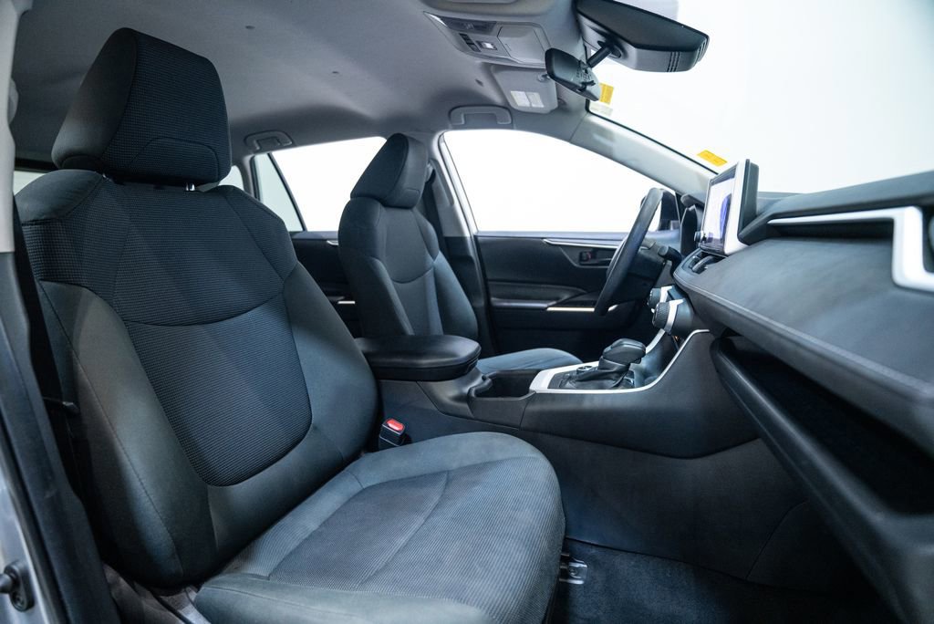Used 2023 Toyota RAV4 LE image 15