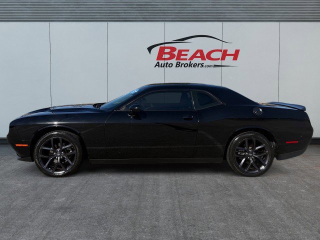 Used 2022 Dodge Challenger SXT w/ Blacktop Package image 3