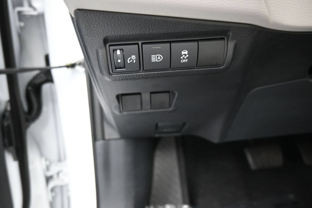 Used 2026 Toyota Corolla Cross L FWD image 12