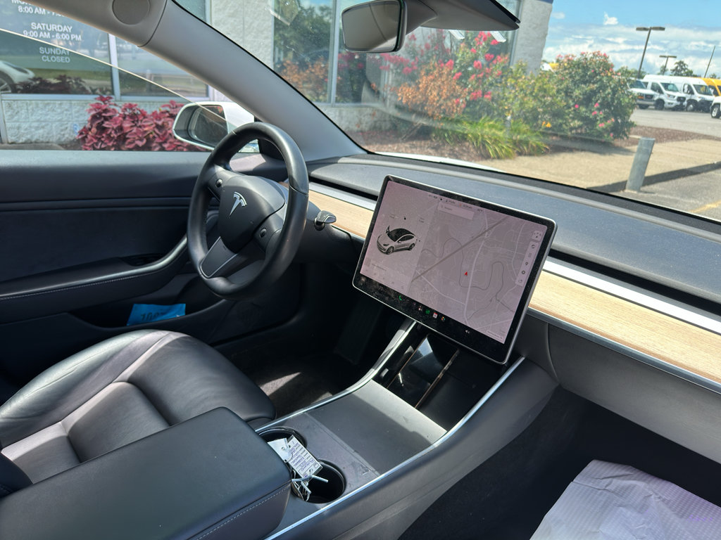 Used 2019 Tesla Model 3 RWD image 12