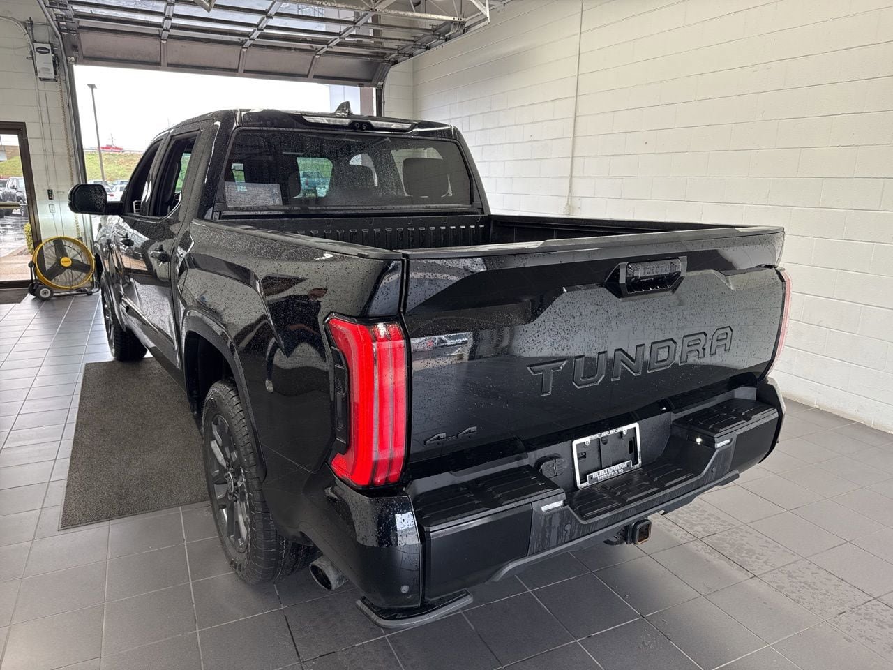 Used 2024 Toyota Tundra Platinum AWD/4WD image 6