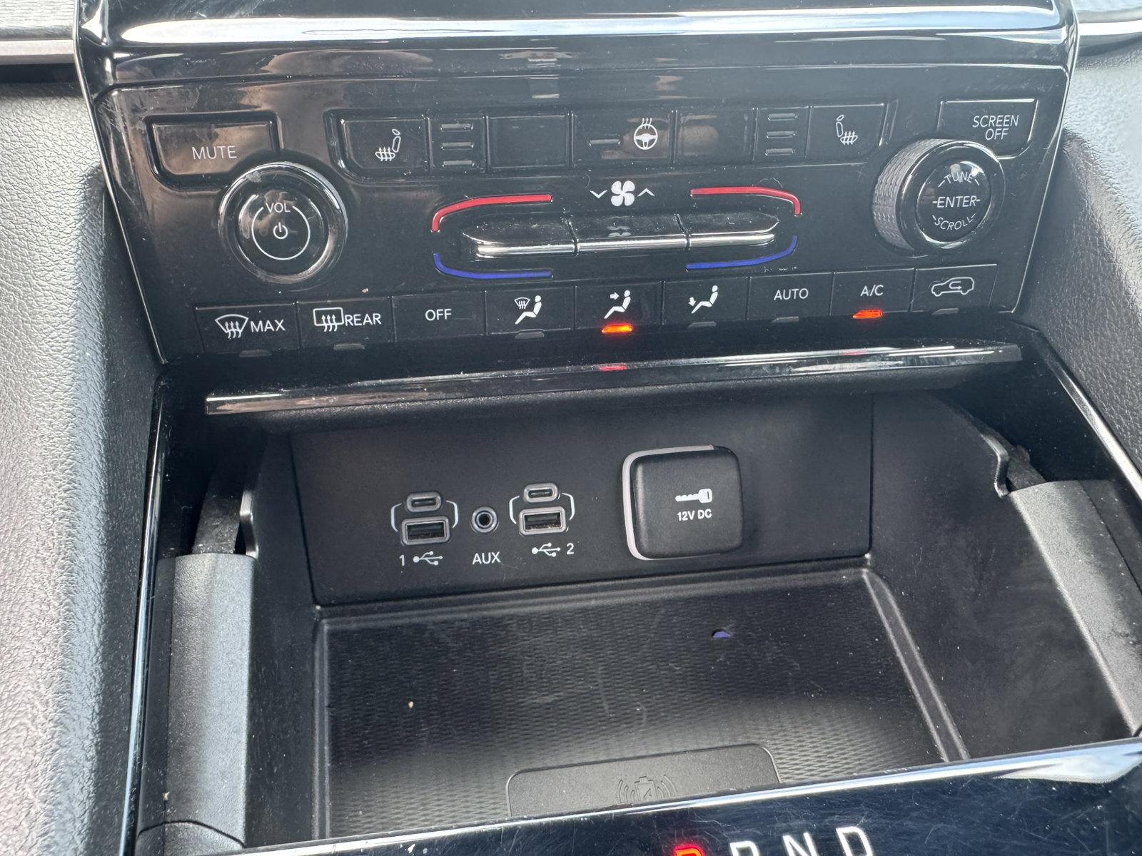 Used 2023 Jeep Grand Cherokee Altitude AWD/4WD image 29