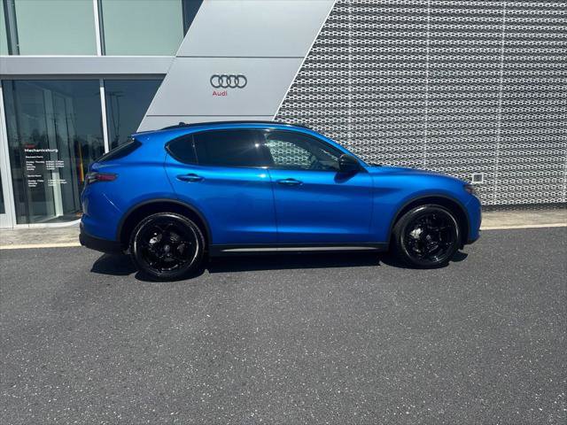 Used 2025 Alfa Romeo Stelvio Sprint AWD/4WD image 2