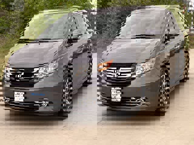 Used 2016 Honda Odyssey Touring Elite image 2