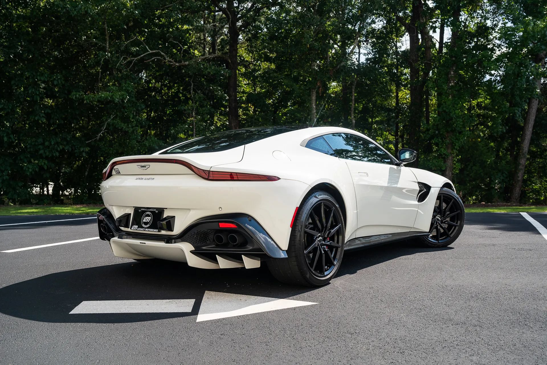Used 2019 Aston Martin V8 Vantage Coupe RWD image 3
