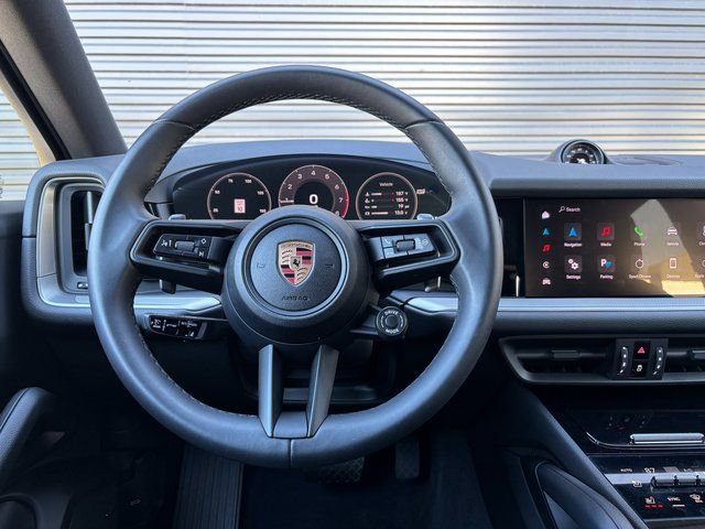 Certified 2025 Porsche Cayenne Coupe image 14