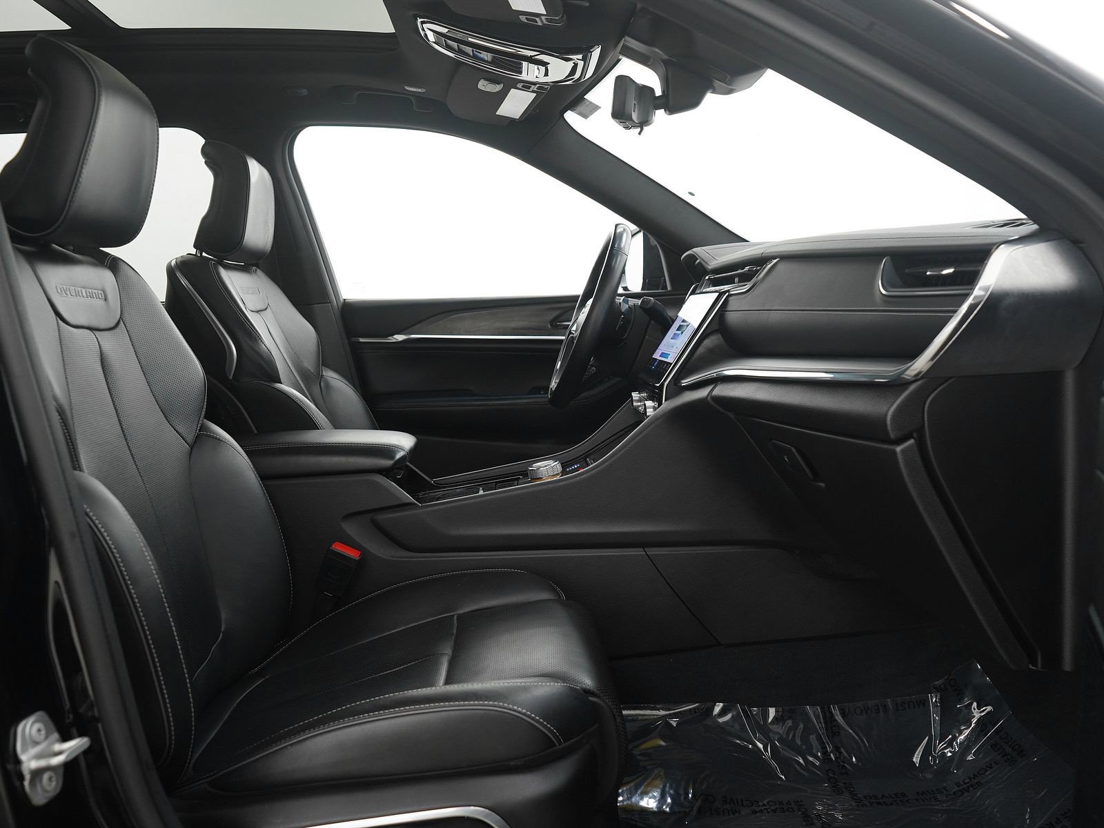 Used 2023 Jeep Grand Cherokee Overland w/ Advanced Protech Group III image 12