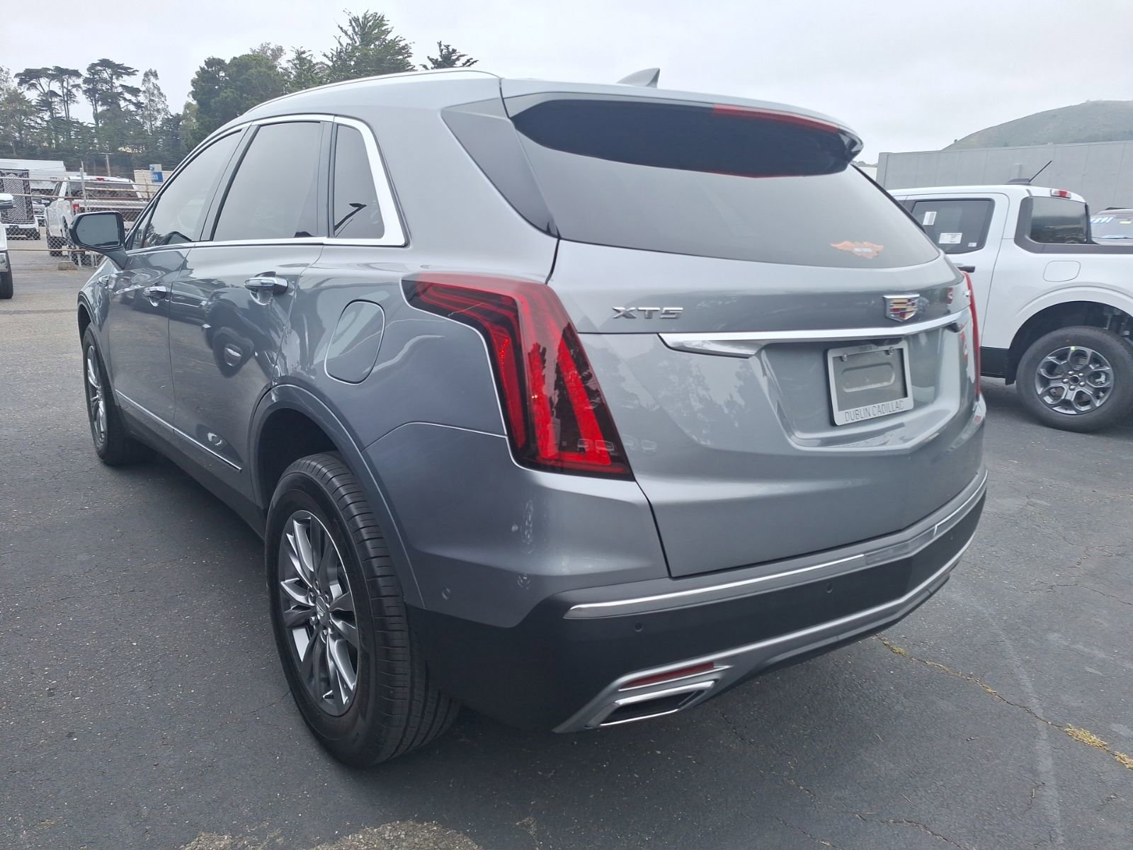 Used 2023 Cadillac XT5 Premium Luxury w/ Technology Package FWD image 4