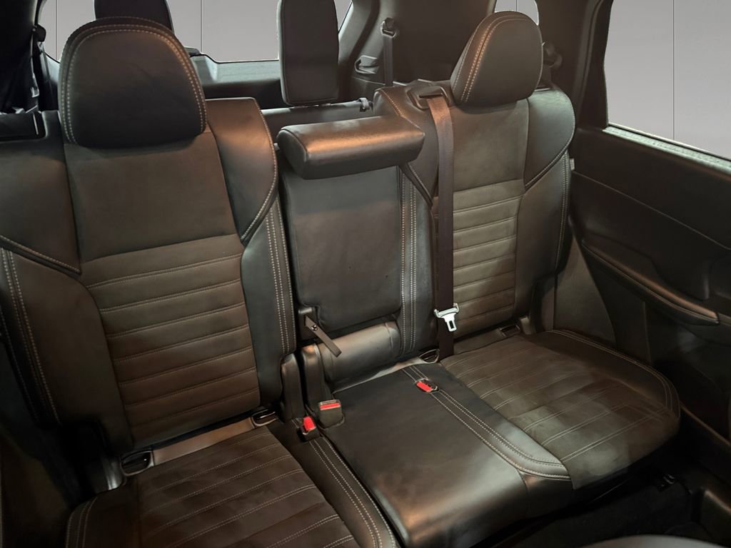 Used 2024 Mitsubishi Outlander SE Black Edition image 17