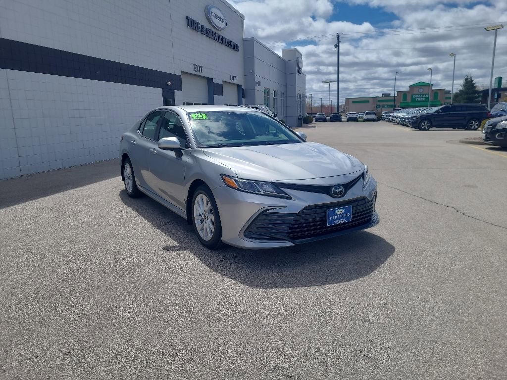 Used 2023 Toyota Camry LE AWD/4WD image 9