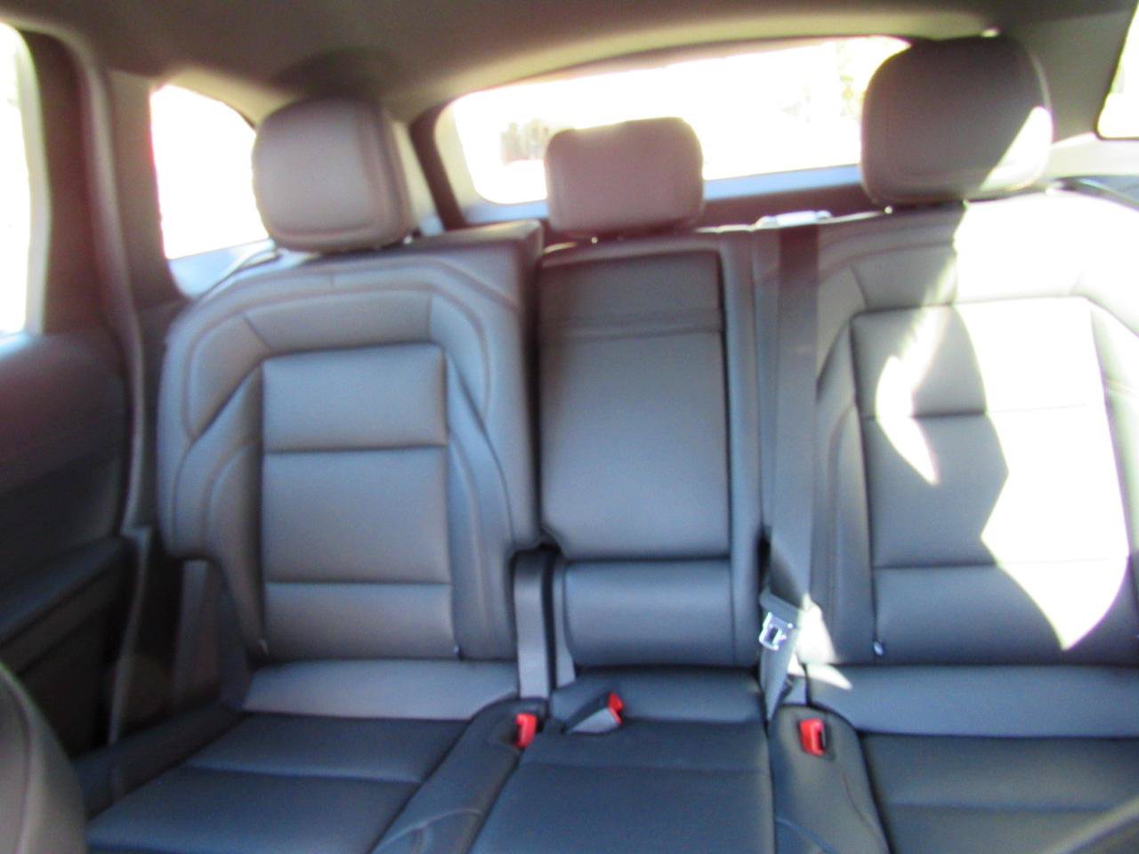 Used 2025 Lincoln Nautilus Premier w/ Jet Appearance Package AWD/4WD image 8