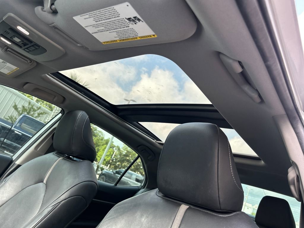Used 2019 Toyota Camry XSE FWD image 10