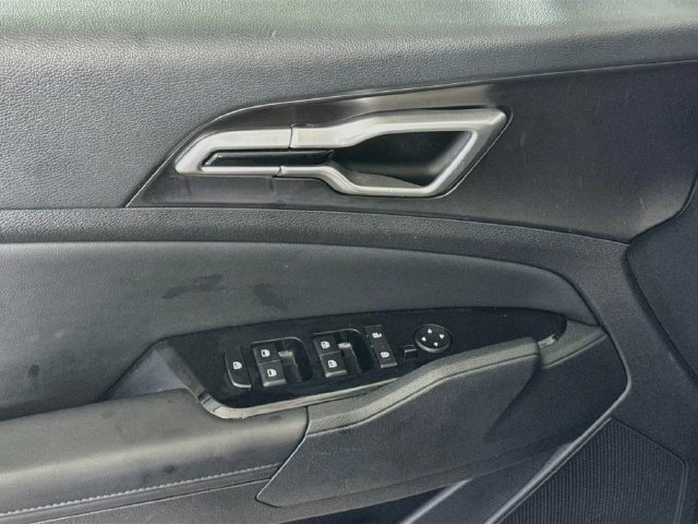 Used 2025 Kia Sportage EX FWD image 23